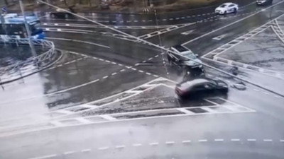 ДТП на перекрестке у Комсомольской площади: разбились два автомобиля