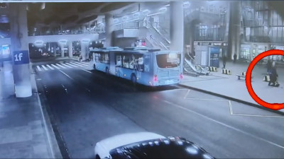 В Пулково уборщик прихватил чужой кошелек