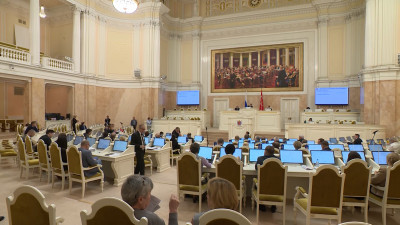 В Заксобрании обсудили новые меры поддержки семей, студентов и ветеранов СВО