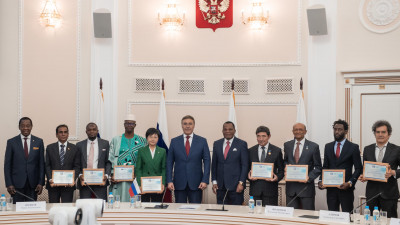 Представители 11 стран мира стали послами российского образования и науки