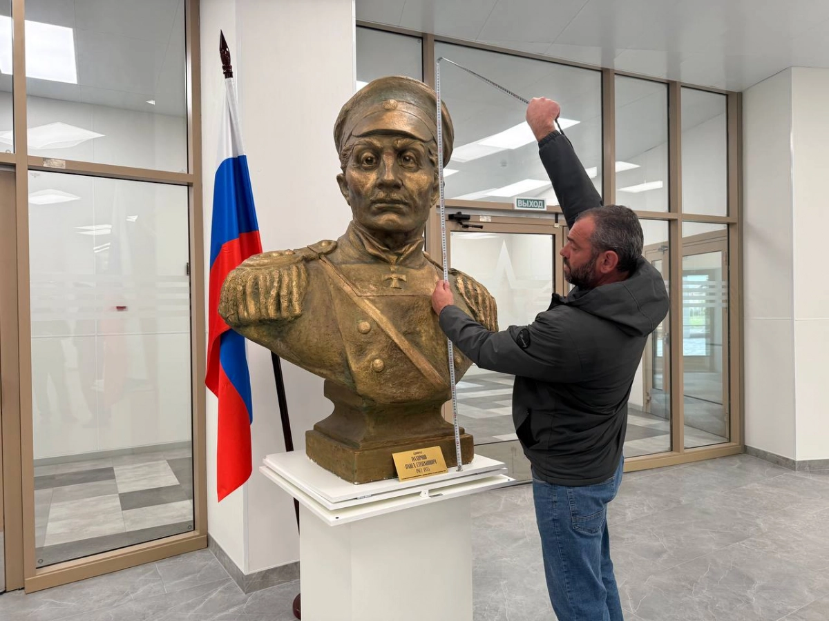 Петербургские строители создадут для Мариуполя постамент под бюст адмирала Павла Нахимова - tvspb.ru