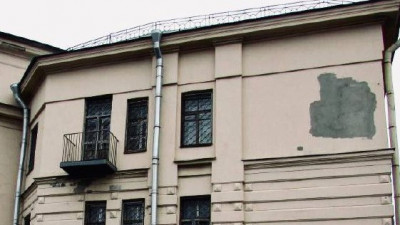 Прокуратура потребовала привести в нормальное состояние историческое здание на Малоохтинском проспекте