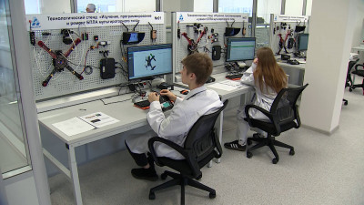 В 85-летие СПО Александр Беглов подчеркнул значимость профобразования для города