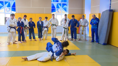 Александр Беглов: Тренеры создают здоровую нацию