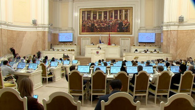 В Петербурге обсуждают духовные ценности и воспитание молодежи