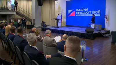 В Петербурге обсудили, как повысить престиж рабочих профессий