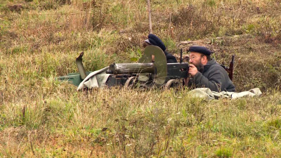 Подвиг Петергофского десанта реконструировали в парке на Гатчинском шоссе