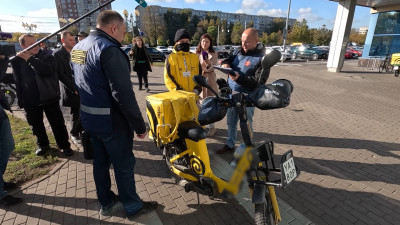 Во Фрунзенском районе проверили, как курьеры соблюдают новые правила передвижения