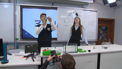 Александр Беглов: Победа «ЗОНЫ Фи» в проекте «Твой Бюджет в школах» и динамика выбора физики на ЕГЭ свидетельствуют о росте популярности естественных наук в Петербурге