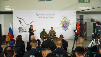 Петербургские школьники, студенты и курсанты встретились с участниками СВО на «Днях белых журавлей»