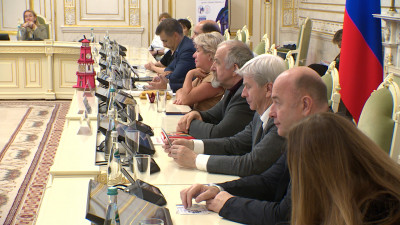 В Петербурге стартовал фестиваль «Книжный маяк»