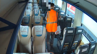 Проверявший поезд Москва-Петербург работник украл сумку с деньгами —  видео