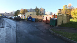 Детский плач у мусорных баков. Дворник спас брошенного на помойке младенца