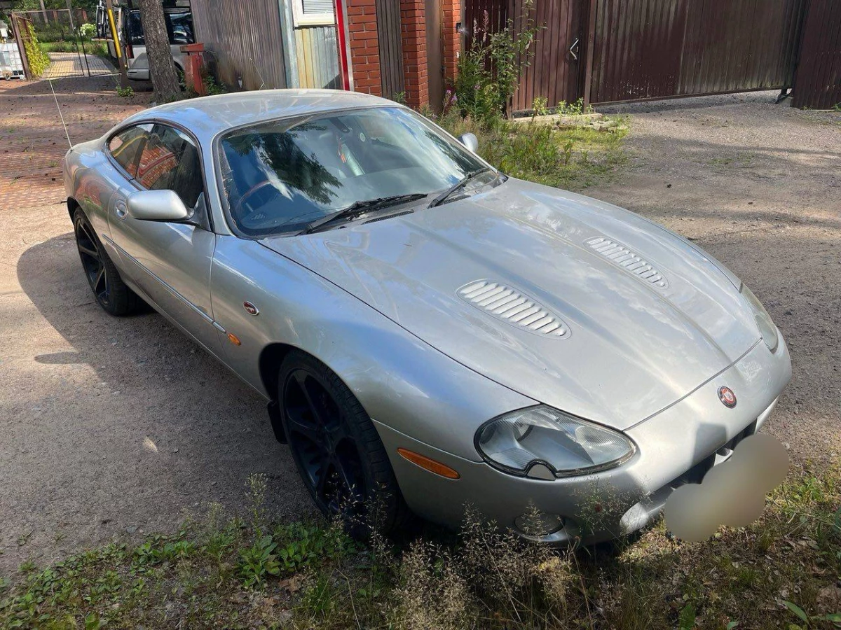 Петербуржец уклонился от уплаты таможенных платежей и остался без «Ягуара» - tvspb.ru