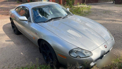 Петербуржец уклонился от уплаты таможенных платежей и остался без «Ягуара»