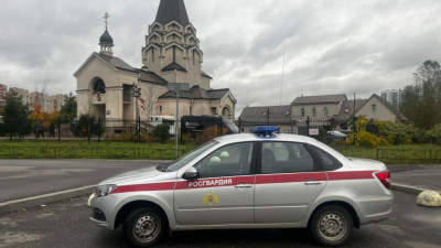 В Петербурге мужчина напал на пенсионерку у церкви после отказа подать деньги