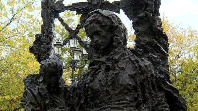 В Петербурге почтили память блокадных учителей