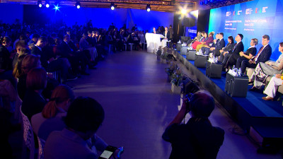 В ЦВЗ «Манеж» прошла совместная пленарная дискуссия Международной конференции по креативной экономике и Форума «Креативный код. Россия»