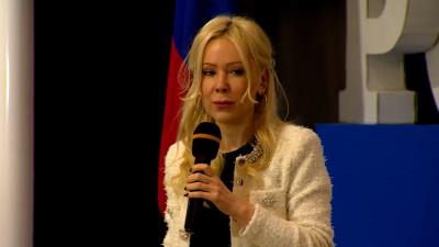 Екатерина Мизулина рассказала петербургским школьникам и цифровой грамотности и борьбе с киберугрозами