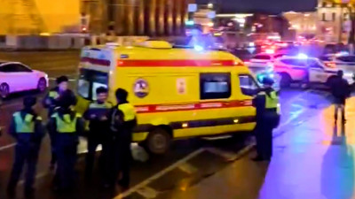 Перепутала педали: на Исаакиевской площади водитель каршеринга сбила инспектора ГАИ