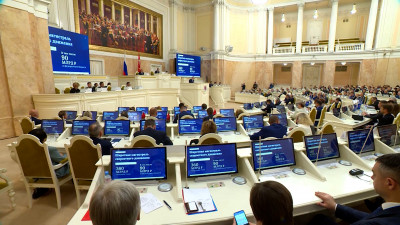 Городской парламент утвердил бюджет Петербурга в первом чтении