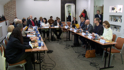 На площадке «Балтийского дома» обсудили развитие театральных фестивалей России