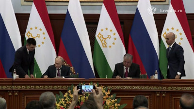 Владимир Путин и Эмомали Рахмон подписали совместное заявление об углублении российско-таджикистанских отношений