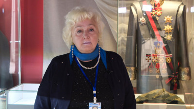 Сотрудница Военно-медицинского музея Ласса Селиванова поздравила Петербургский метрополитен с 70-летием