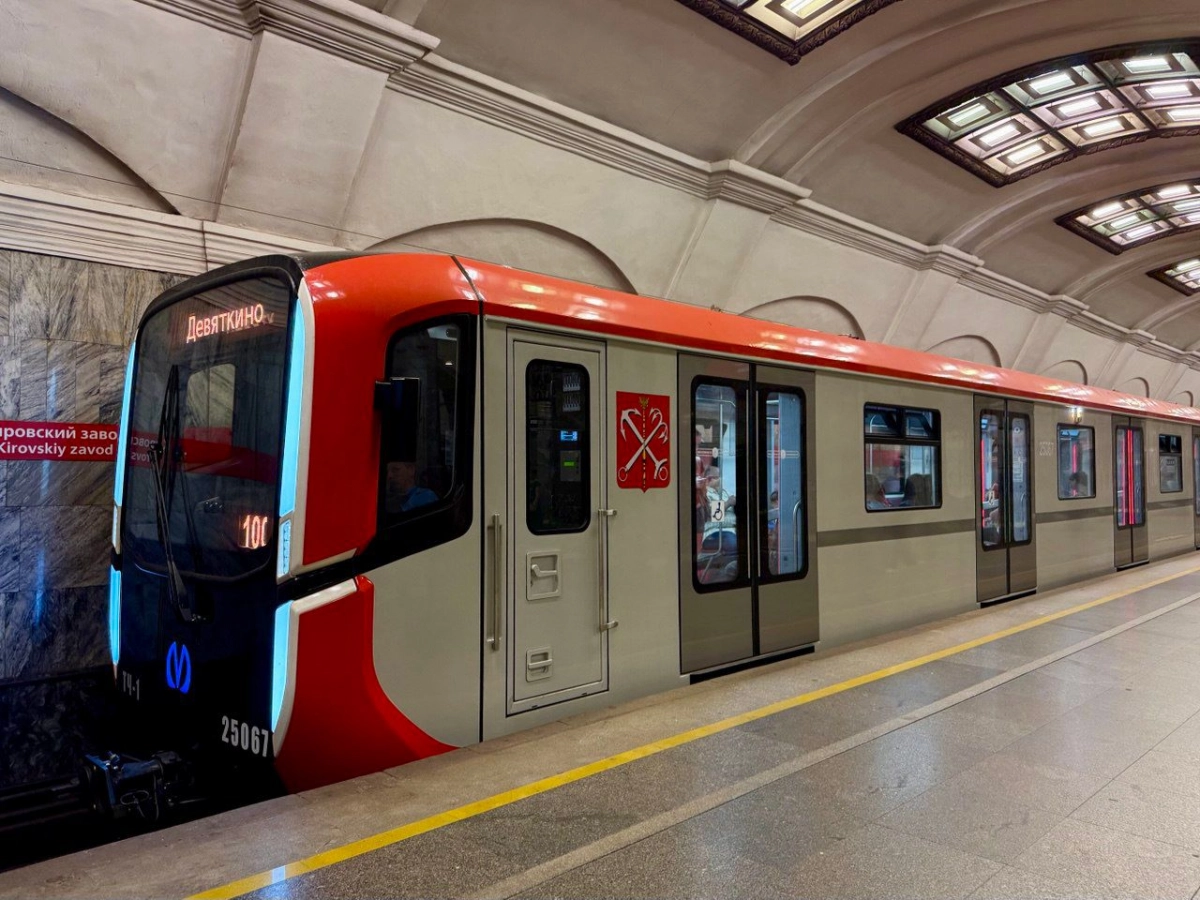 Александр Беглов: Работники старейшего в Петербурге электродепо «Автово» продолжают славные традиции ветеранов петербургского метрополитена - tvspb.ru