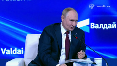 Путин назвал пиратством задержание танкера Францией в нейтральных водах