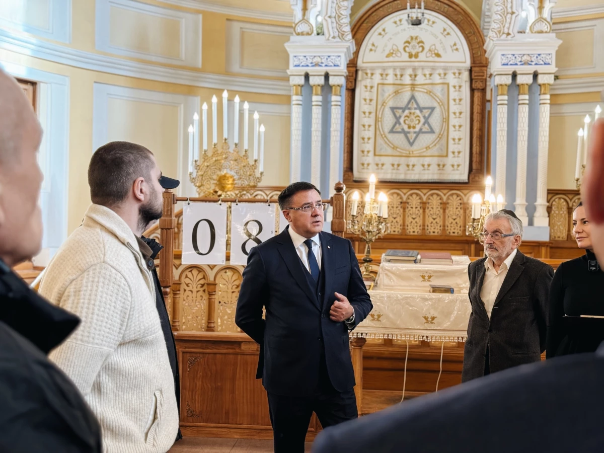 В Петербурге для участников СВО провели экскурсию по Большой Хоральной Синагоге - tvspb.ru