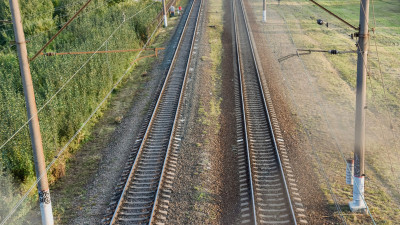 Мужчина погиб под колесами грузового поезда на перегоне Девяткино — Капитолово