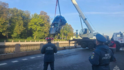 Прокуратура начала проверку после падения «Порше» в Фонтанку