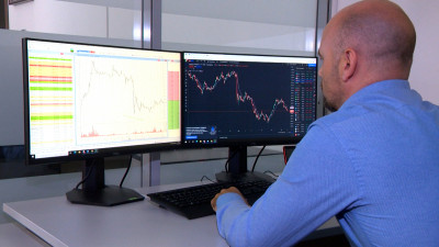 Минфин посоветовал россиянам хранить сбережения в рублях и золоте