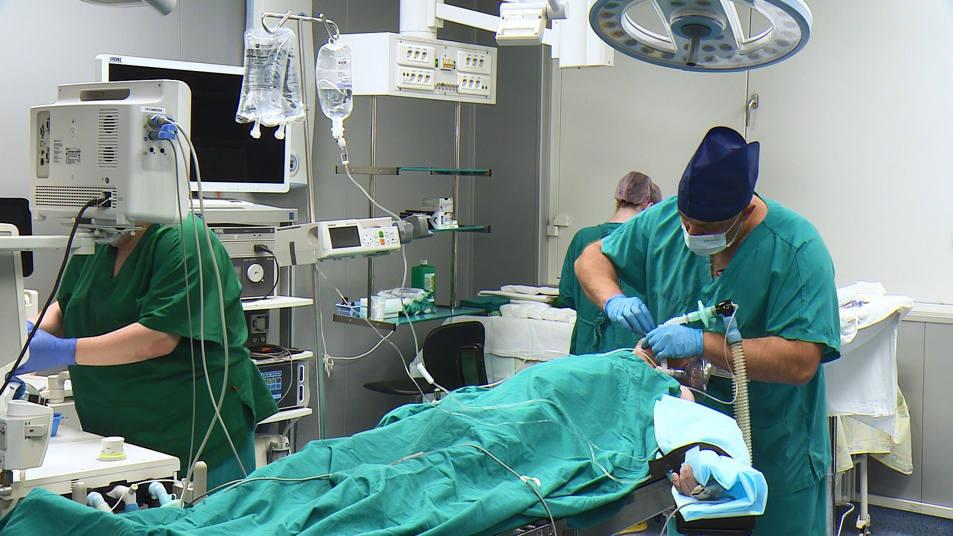 Когда останавливается  сердце. Профессия врач анестезиолог-реаниматолог. Репортаж из операционной