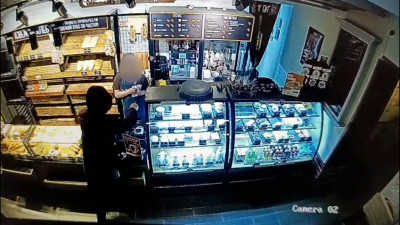 Задержан 34-летний подозреваемый в нападении с ножом на продавщицу пекарни на Комсомола