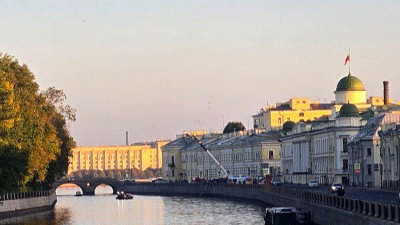 При падении «Порше» в Фонтанку погибла женщина  —  водитель задержан