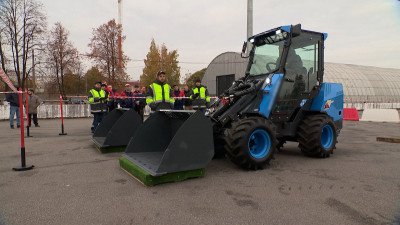 В Петербурге выбирали лучшего водителя уборочной техники