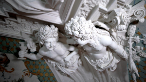 Дворец «Монплезир» преображается