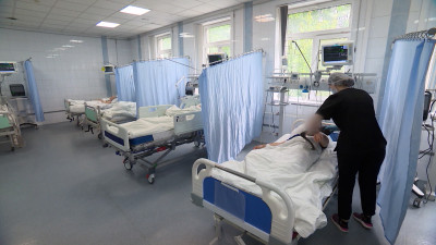 Смертельно опасный суррогат из Ленобласти добрался до Петербурга: зафиксировано пять случаев отравления метанолом