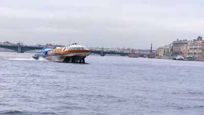 Петербургские «Метеоры» попрощались с горожанами и туристами до весны