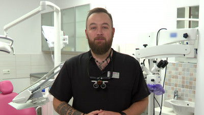 Стоматолог-ортопед Илья Морозов поздравил петербургский метрополитен с 70-летием