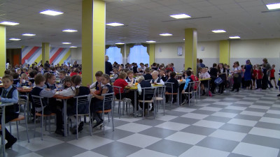 Родители смогут оплачивать школьное питание детей через мессенджер MAX