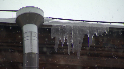 Граффити, ларьки, борщевик, сосульки и снег на крыше: что научилась распознавать нейросеть «Городовой»