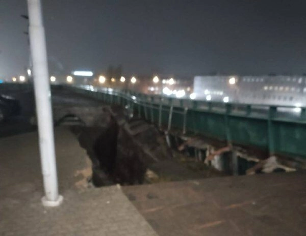 Андрей Хорт выехал на место падения крыши на Ладожском вокзале - tvspb.ru