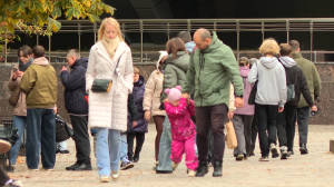 Прогулка за городом, рукодельная открытка или что-то тёплое. Что петербуржцы собираются дарить своим папам в международный День отца?