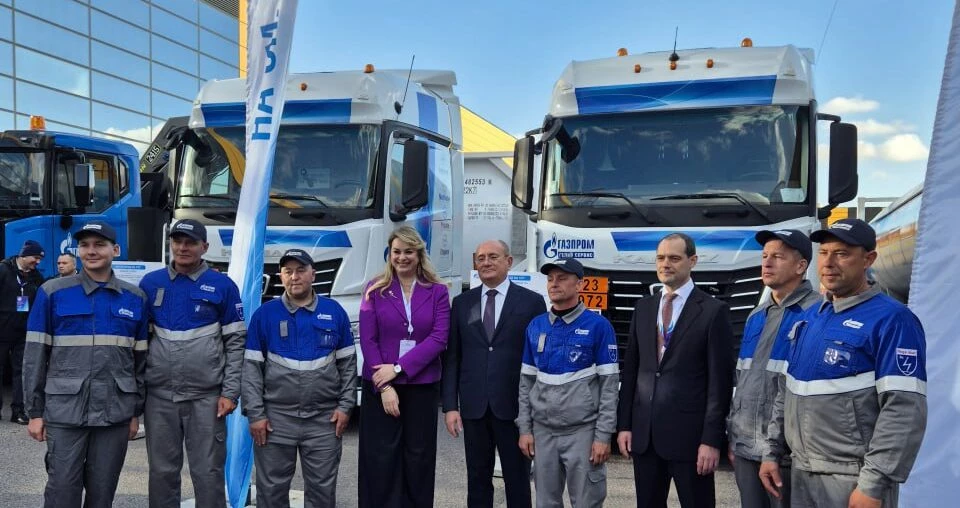 «КАМАЗы»-тягачи на СПГ прошли 10 тысяч километров до Петербурга - tvspb.ru