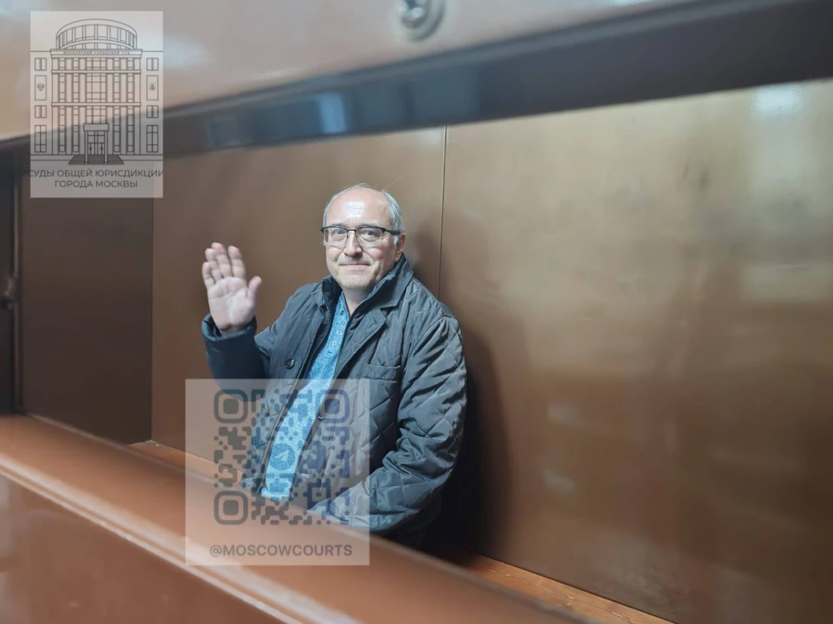 Экс-депутат Мосгордумы Максим Круглов* и писатель Павел Сюткин* включены в список террористов и экстремистов - tvspb.ru