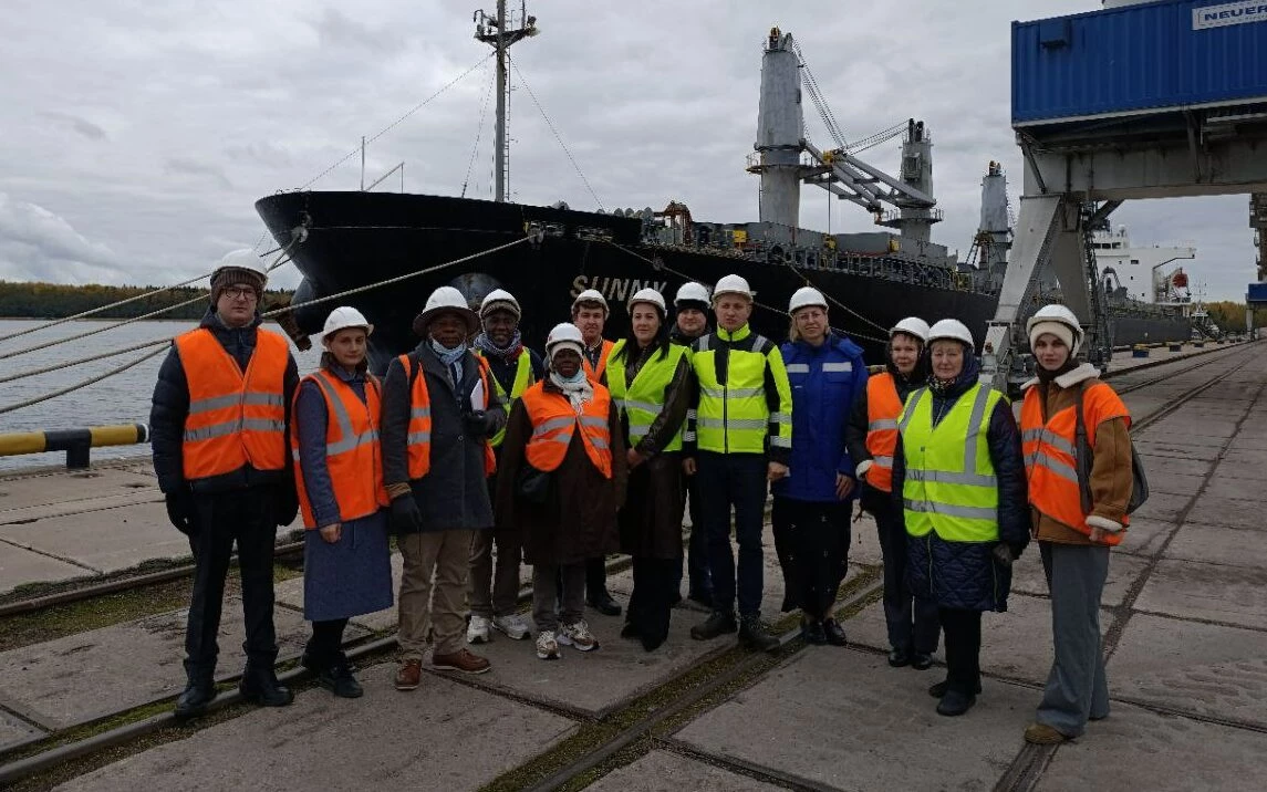 Делегация из Конго посетила морской порт «Высоцк» для ознакомления с российской системой контроля качества - tvspb.ru