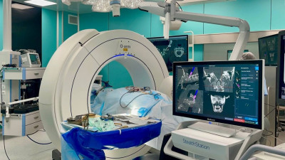 В НИИ Джанелидзе спасли женщину, сломавшую шею после прыжка в воду